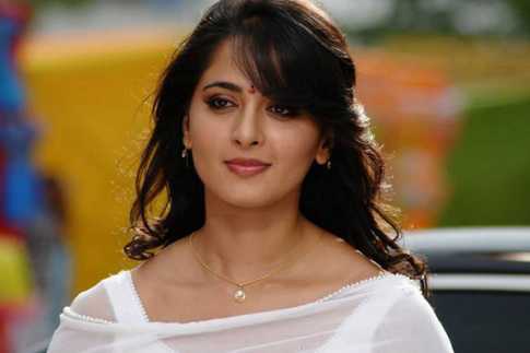 বলিউডে তামিল নায়িকা অনুষ্কা